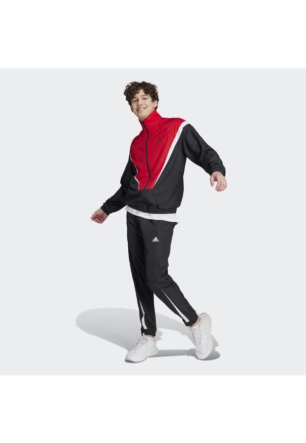 Adidas - Sportswear Woven Non-Hooded Track Suit. Kolor: czarny, czerwony, wielokolorowy. Materiał: dresówka, materiał. Sport: fitness