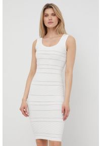 Elisabetta Franchi sukienka kolor biały mini dopasowana. Kolor: biały. Materiał: dzianina. Długość rękawa: na ramiączkach. Wzór: gładki. Typ sukienki: dopasowane. Długość: mini #1