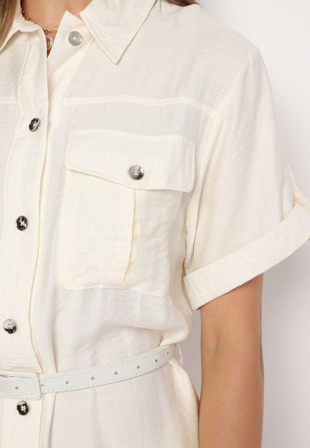 Born2be - Biała Wiskozowa Sukienka o Koszulowym Kroju z Paskiem Nelavyn. Okazja: na co dzień, do pracy. Kolor: biały. Materiał: wiskoza. Długość rękawa: krótki rękaw. Typ sukienki: koszulowe. Styl: casual, elegancki