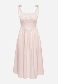 Born2be - Różowa Rozkloszowana Sukienka Vices na Wiązanych Ramiączkach Natavine. Okazja: na co dzień, na imprezę. Typ kołnierza: dekolt kwadratowy. Kolor: różowy. Materiał: poliester, jeans. Długość rękawa: na ramiączkach. Sezon: lato. Styl: casual, klasyczny #4