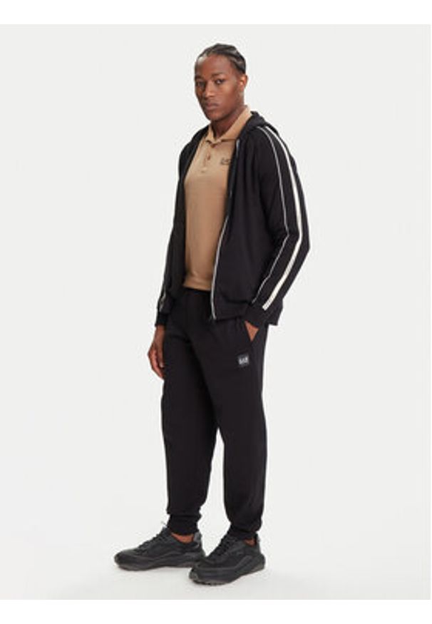EA7 Emporio Armani Bluza 7M000973 AF10377 UC001 Czarny Regular Fit. Kolor: czarny. Materiał: bawełna