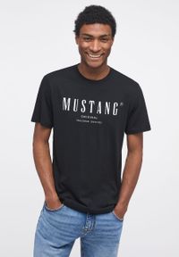 Mustang - MUSTANG ALEX C PRINT MĘSKI T-SHIRT KOSZULKA BLACK 1013802 4142. Wzór: nadruk #1