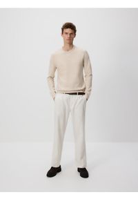 Reserved - Strukturalny sweter z bawełną - kremowy. Kolor: kremowy. Materiał: bawełna #1