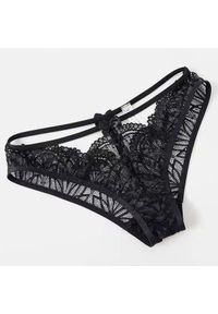 Intica - Figi koronkowe z dużym wycięciem dla podkreślenia sylwetki Drenusha. Kolor: biały. Materiał: koronka. Wzór: koronka #5