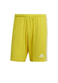 Adidas - Spodenki piłkarskie męskie adidas Squadra 21 Short. Kolor: biały, wielokolorowy, żółty. Materiał: poliester. Sport: piłka nożna