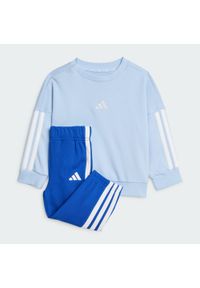 Adidas - Zestaw Essentials Joggers Kids. Okazja: na uczelnię, na co dzień. Kolor: biały, niebieski, wielokolorowy. Materiał: materiał, dresówka. Styl: sportowy, casual #1