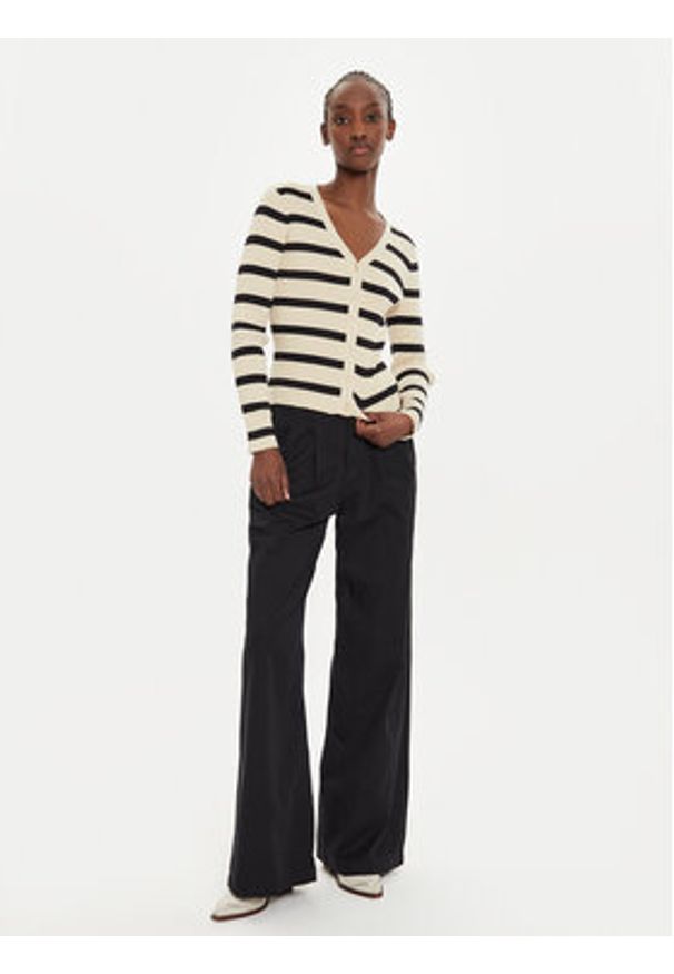 Levi's® Kardigan Tulip A8895-0004 Beżowy Slim Fit. Kolor: beżowy. Materiał: bawełna