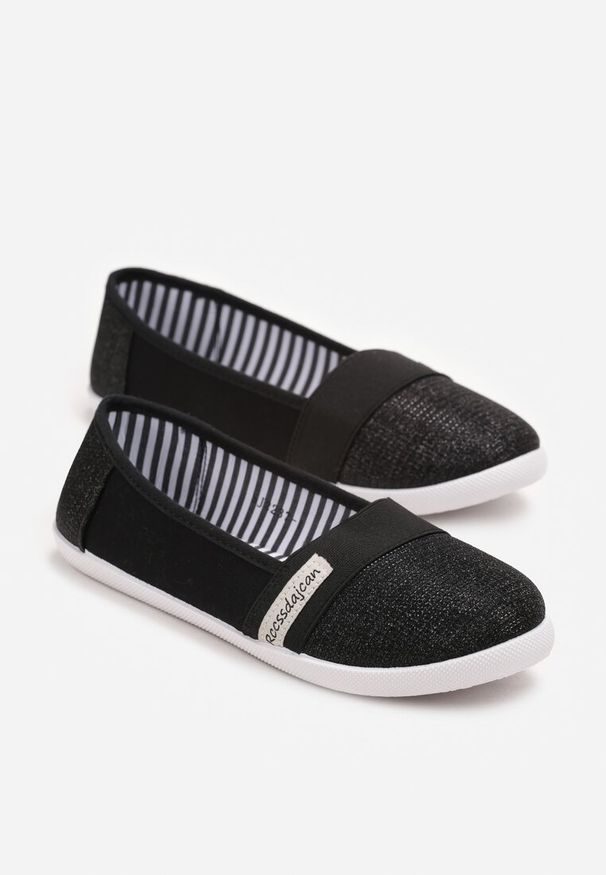 Born2be - Czarne Tenisówki na Płaskiej Podeszwie z Elastyczną Cholewką z Metaliczną Nitką Kathle. Zapięcie: bez zapięcia. Kolor: czarny. Szerokość cholewki: normalna. Obcas: na płaskiej podeszwie