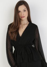 Born2be - Czarna Sukienka Sharpblaze. Kolor: czarny. Materiał: materiał, tkanina. Długość rękawa: długi rękaw. Typ sukienki: kopertowe. Długość: mini #6