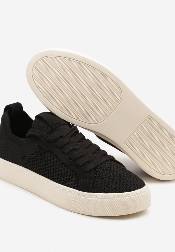 Born2be - Czarne Sneakersy z Siateczkową Cholewką i Metaliczną Nicią Nimiovana. Okazja: na co dzień. Kolor: czarny. Materiał: jeans. Szerokość cholewki: normalna. Sezon: lato