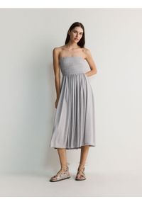 Reserved - Sukienka z wiskozą - jasnoszary. Kolor: szary. Materiał: wiskoza