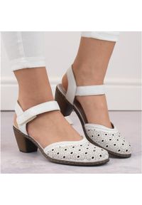 Skórzane komfortowe sandały damskie na obcasie białe Rieker 40991-80. Kolor: biały. Materiał: skóra. Obcas: na obcasie. Wysokość obcasa: średni #4