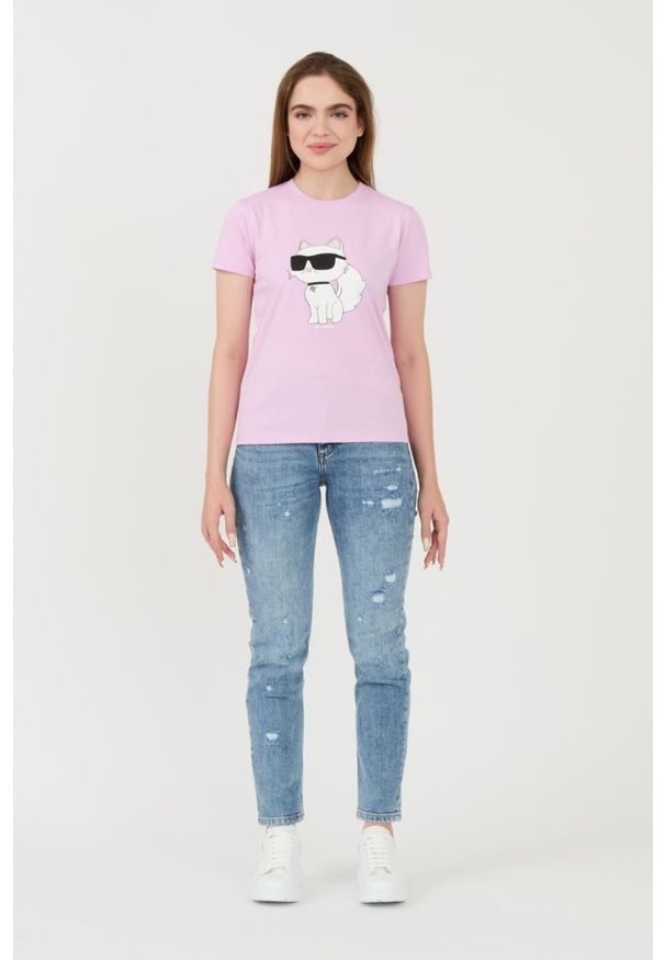 Karl Lagerfeld - KARL LAGERFELD Lawendowy t-shirt Ikonik 2.0 Choupette. Kolor: fioletowy