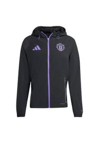 Adidas - Kurtka Manchester United Tiro 25 Competition Vis Tech Travel. Kolor: fioletowy, wielokolorowy, czarny. Materiał: dresówka. Sport: piłka nożna