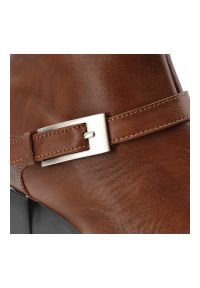 Brązowe Botki Armodo Modne Obuwie Damskie. Okazja: na co dzień. Zapięcie: klamry. Kolor: brązowy. Wzór: geometria. Materiał: skóra. Sezon: zima, jesień. Obcas: na obcasie. Styl: casual, elegancki, klasyczny. Wysokość obcasa: średni #4