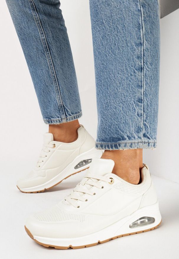 Born2be - Beżowe Sznurowane Sneakersy z Ekoskóry na Miękkiej Podeszwie Lenise. Okazja: na co dzień. Kolor: beżowy