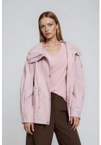 MOODO - Kurtka z kapturem różowa. Typ kołnierza: kaptur. Kolor: różowy. Materiał: poliester, bawełna #1