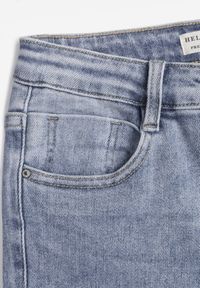 Born2be - Niebieskie Jeansy o Kroju Dzwonów z Regularnym Stanem Nelirelia. Okazja: na co dzień. Kolor: niebieski. Wzór: nadruk. Styl: casual #4