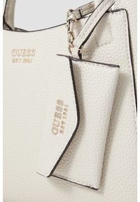 Guess - GUESS Biała torebka damska klasyczna SML Girlfriend Satchel. Kolor: biały. Materiał: skórzane. Styl: klasyczny #10
