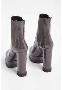 Casadei - Botki skórzane CASADEI. Materiał: lakier, skóra. Obcas: na platformie #4