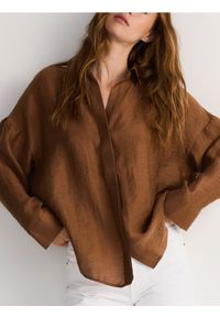 Reserved - Koszula oversize - ciemnobrązowy. Kolor: brązowy. Materiał: len, tkanina #1