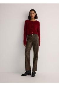 Reserved - Krótki kardigan z włosem - intenstywna czerwień. Kolor: czerwony. Materiał: dzianina, wełna. Długość: krótkie #1