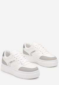Born2be - Białe Sznurowane Sneakersy na Płaskiej Grubej Podeszwie z Metalicznymi Wstawkami Neradel. Kolor: biały. Materiał: materiał. Obcas: na płaskiej podeszwie #3