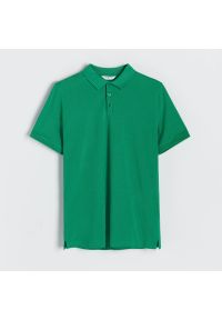 Reserved - Koszulka polo regular z dzianiny pique - Zielony. Typ kołnierza: polo. Kolor: zielony. Materiał: dzianina