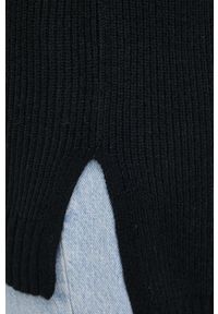 Vila Sweter damski kolor czarny. Kolor: czarny. Długość rękawa: długi rękaw. Długość: długie