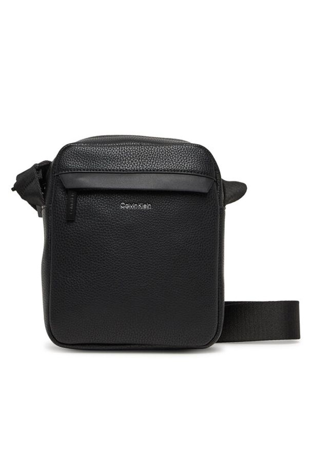 Calvin Klein Saszetka Ck Must Reporter S K50K512882 Czarny. Kolor: czarny. Materiał: skóra