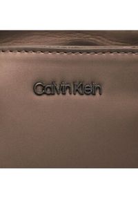 Calvin Klein Torebka Ck Must Mini Tote Rubberized K60K610192 Brązowy. Kolor: brązowy. Materiał: skórzane #4