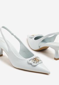 Born2be - Niebieskie Czółenka Sandały Vices na Kaczuszce Bez Pięty z Metaliczną Ozdobą Lilenda. Okazja: na co dzień, do pracy, na spotkanie biznesowe, na spacer. Kolor: niebieski. Wzór: aplikacja. Sezon: lato. Obcas: na szpilce. Styl: glamour, casual, biznesowy, elegancki. Wysokość obcasa: średni #3