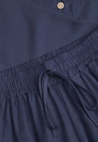 Born2be - Granatowy Komplet z Wiskozą Szerokie Spodnie i Bluzka z Kołnierzykiem Nautiviane. Kolekcja: plus size. Kolor: niebieski. Materiał: wiskoza. Wzór: gładki #4