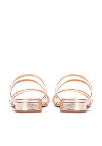 Kazar - Złote klapki damskie. Kolor: złoty. Materiał: skóra. Obcas: na obcasie. Styl: elegancki, klasyczny. Wysokość obcasa: niski #3