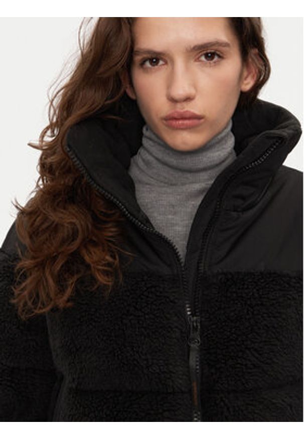 BRUNOTTI - Brunotti Kurtka zimowa Teddy 2422180107 Czarny Regular Fit. Kolor: czarny. Materiał: syntetyk. Sezon: zima