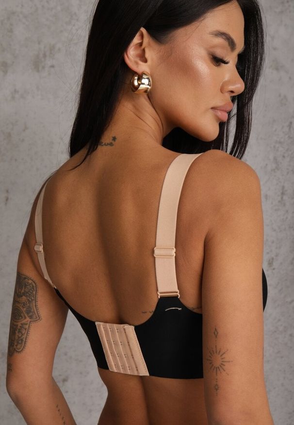 Renee - Czarny Biustonosz z Zapięciem na Haftki Oledis. Kolor: czarny