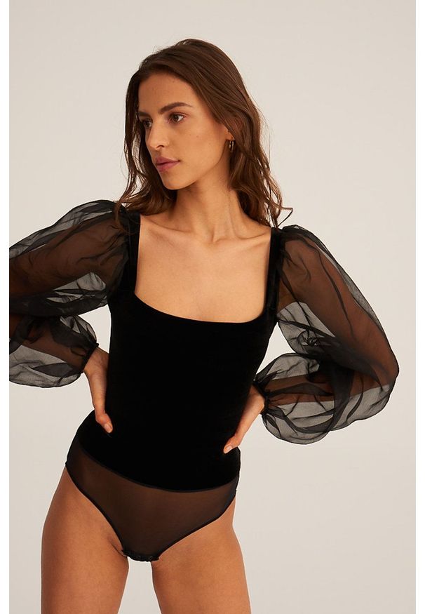 Undress Code - Bluzka Hazy Line. Kolor: czarny. Materiał: materiał. Długość rękawa: długi rękaw. Długość: długie. Wzór: gładki