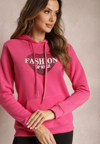Renee - Różowa Bluza Kangurka Ocieplona Polarem z Ozdobnym Nadrukiem Elili. Okazja: na co dzień. Kolor: różowy. Materiał: polar. Wzór: nadruk. Styl: casual, elegancki