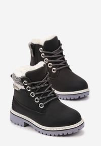 Born2be - Czarne Płaskie Sznurowane Traperki z Ozdobnym Napisem Nalovia. Okazja: na co dzień. Kolor: czarny. Materiał: jeans. Wzór: napisy. Sezon: zima, jesień. Styl: casual, elegancki