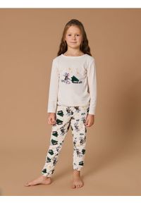 Sinsay - Piżama dwuczęściowa - kremowy. Kolor: kremowy. Materiał: welur, materiał. Długość rękawa: długi rękaw. Długość: długie. Styl: wizytowy #1