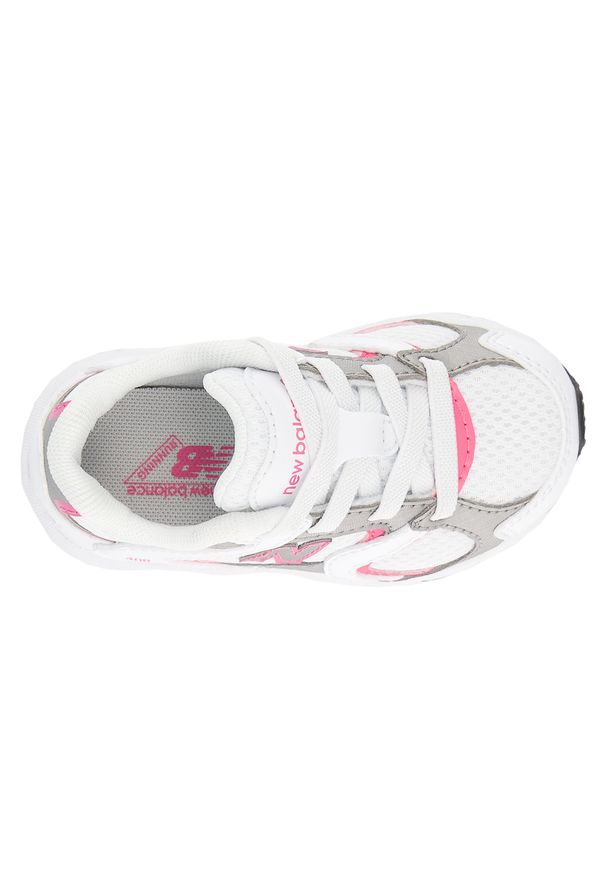 Buty niemowlęce New Balance I4083KP – białe. Kolor: biały. Materiał: materiał, syntetyk. Szerokość cholewki: normalna. Sezon: lato. Sport: turystyka piesza