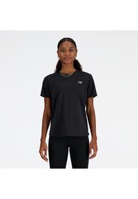 Koszulka damska New Balance WT41253BKH – czarna. Kolor: czarny. Materiał: poliester. Długość rękawa: krótki rękaw. Długość: krótkie. Sport: fitness #1