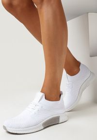 Born2be - Białe Buty Sportowe Quintela. Okazja: na co dzień. Kolor: biały. Materiał: materiał. Szerokość cholewki: normalna #4
