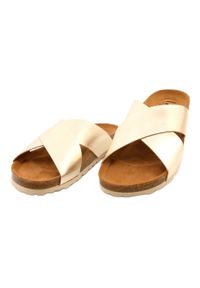 Klapki IZZI Footwear Sofia Oro Gold złoty. Kolor: złoty. Materiał: skóra ekologiczna, materiał, zamsz