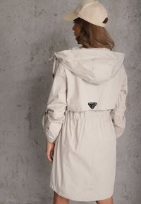 Renee - Beżowa Przejściowa Kurtka Parka z Rękawami z Możliwością Podpięcia Tinarae. Okazja: na spacer. Kolor: beżowy #6