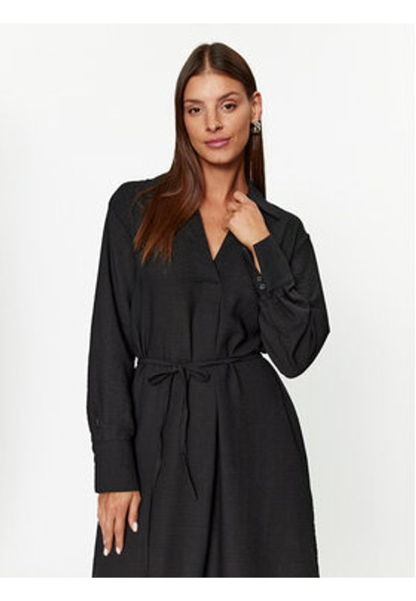 Vero Moda Sukienka codzienna Chris 10292485 Czarny Regular Fit. Okazja: na co dzień. Kolor: czarny. Materiał: syntetyk. Typ sukienki: proste. Styl: casual