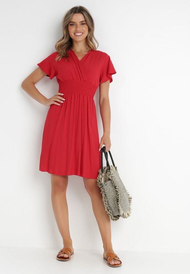 Born2be - Bordowa Sukienka z Wiskozy Saede. Okazja: na co dzień. Kolor: czerwony. Materiał: wiskoza. Wzór: gładki. Sezon: lato. Typ sukienki: kopertowe. Styl: casual. Długość: mini