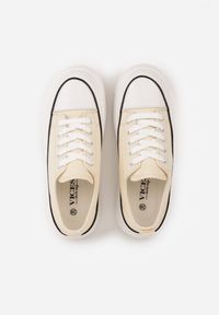 Renee - Beżowe Trampki VICES na Platformie z Ozdobnym Paskiem Wokół Podeszwy Rionira. Zapięcie: pasek. Kolor: beżowy. Materiał: koronka. Obcas: na platformie. Styl: klasyczny #7