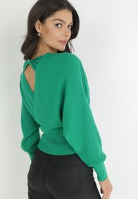Born2be - Zielony Kopertowy Sweter z Klamerką Gelfi. Typ kołnierza: kokarda. Kolor: zielony. Materiał: dzianina, prążkowany #4