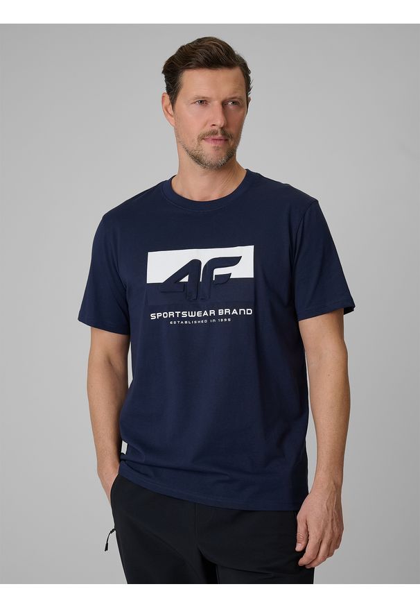 4f - 4F T-shirt regular z nadrukiem męski - granatowy XL. Okazja: na co dzień. Kolor: niebieski. Materiał: dzianina, bawełna, materiał. Wzór: nadruk. Styl: casual